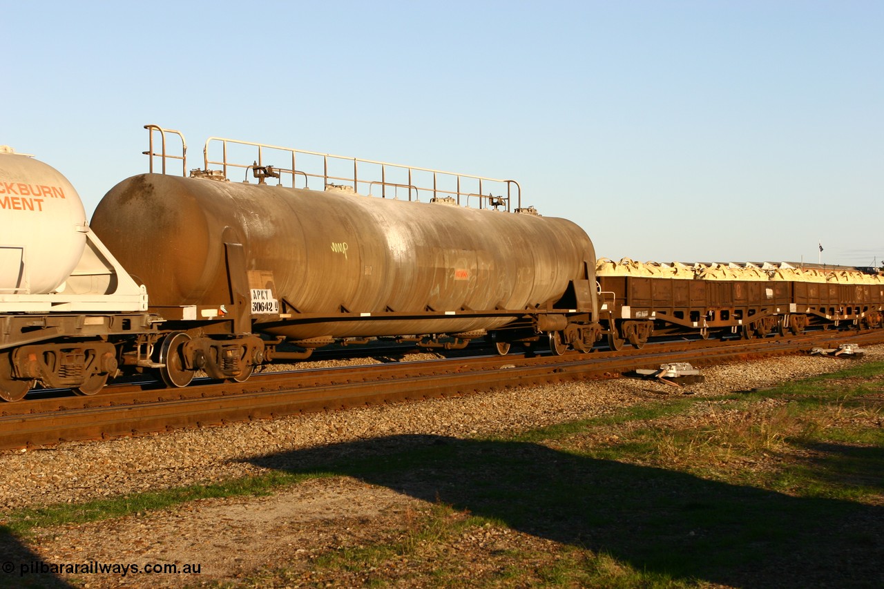 060603 5233
Midland, APKY 30642, one of two built by WAGR Midland Workshops in 1970 as WK type pneumatic discharge bulk cement waggon.
Keywords: APKY-type;APKY30642;WAGR-Midland-WS;WK-type;