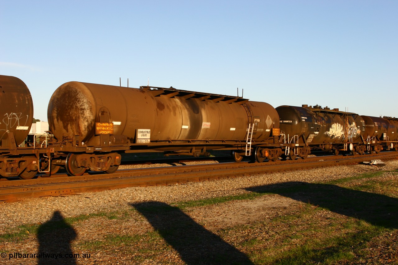060603 5260 WJPY585N
Midland, WJPY 585 fuel tank waggon built by WAGR Midland Workshops in 1976 with 586 for Mobil and coded WJP type, sold to BP Oil in 1985, 80,000 litres one compartment one dome.
Keywords: WJPY-type;WJPY585;WAGR-Midland-WS;WJP-type;