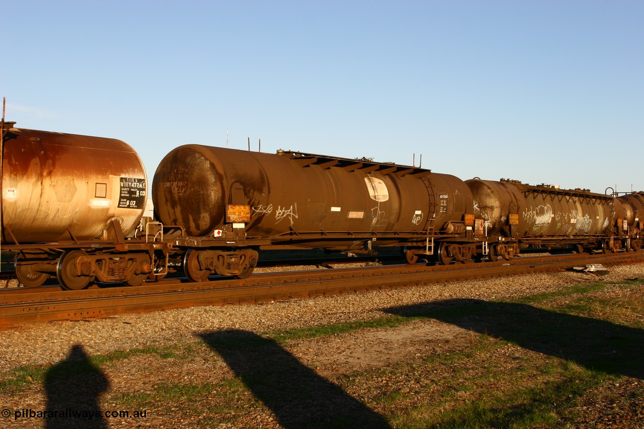 060603 5265 ATPY591G
Midland, ATPY 591 fuel tank waggon built by WAGR Midland Workshops in 1976 as one of four WJP type for AMPOL, capacity of 80500 litres, here in BP Oil service.
Keywords: ATPY-type;ATPY591;WAGR-Midland-WS;WJP-type;WJPY-type;