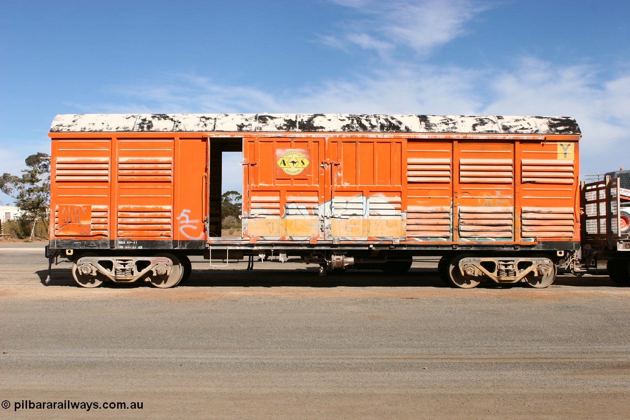 070527 9171
Parkeston, ALGY 40 built by South Australian Railways Islington Workshops in 1968 as a batch of fifty six LX type louvre vans, recoded to ALGX. Here it was in use on Loongana Limestone traffic.
Keywords: ALGY-type;ALGY40;SAR-Islington-WS;LX-type;ALGX-type;