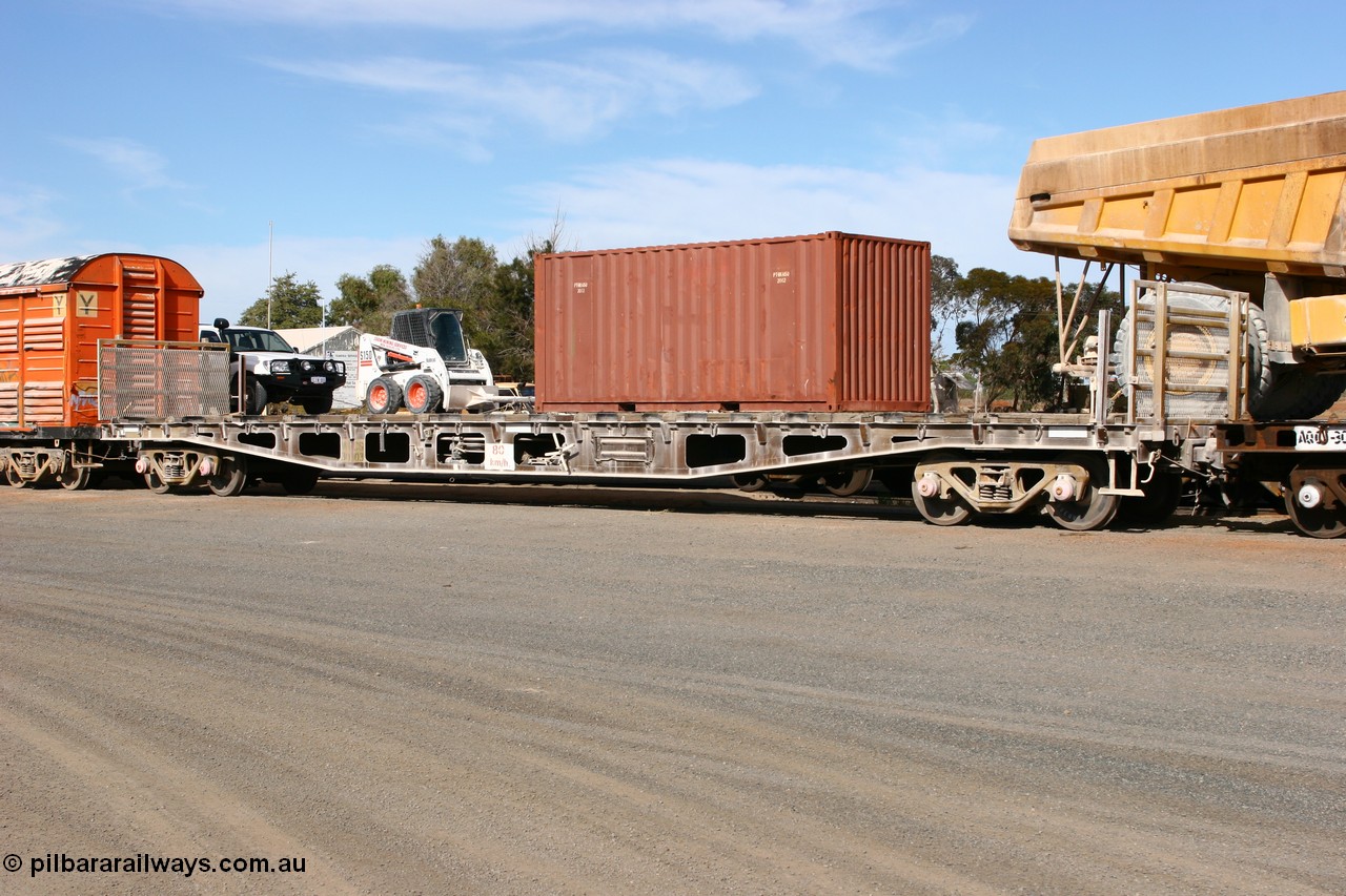 070527 9172
Parkeston, WFCS 30303 originally built as an WFX type flat waggon by Tomlinson Steel in a batch of one hundred and sixty one in 1969-70. Recoded to WOCX in 1980, in 1993 to WFCS. Fitted with bulkheads in Loongana Limestone traffic.
Keywords: WFCS-type;WFCS30303;Tomlinson-Steel-WA;WFX-type;WOCX-type;