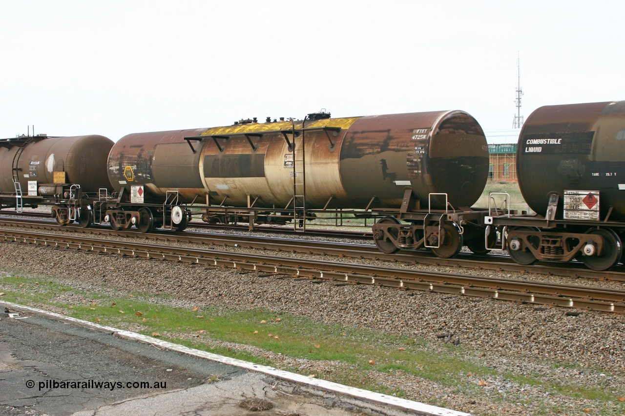 070608 0111
Midland, WTEY 4725 fuel tank waggon, ex NSW and former NTAF in service carting petrol for BP Oil, former AMPOL tank, coded WTEY when arrived in WA.
Keywords: WTEY-type;WTEY4725;NTAF-type;