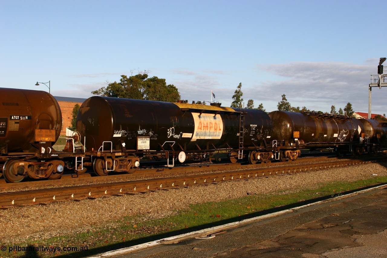 070609 0199
Midland, WTEY 4726 diesel fuel tank waggon, former NTAF in service for Caltex, former AMPOL tank, coded WTEF when arrived in WA in 1995.
Keywords: WTEY-type;WTEY4726;NTAF-type;
