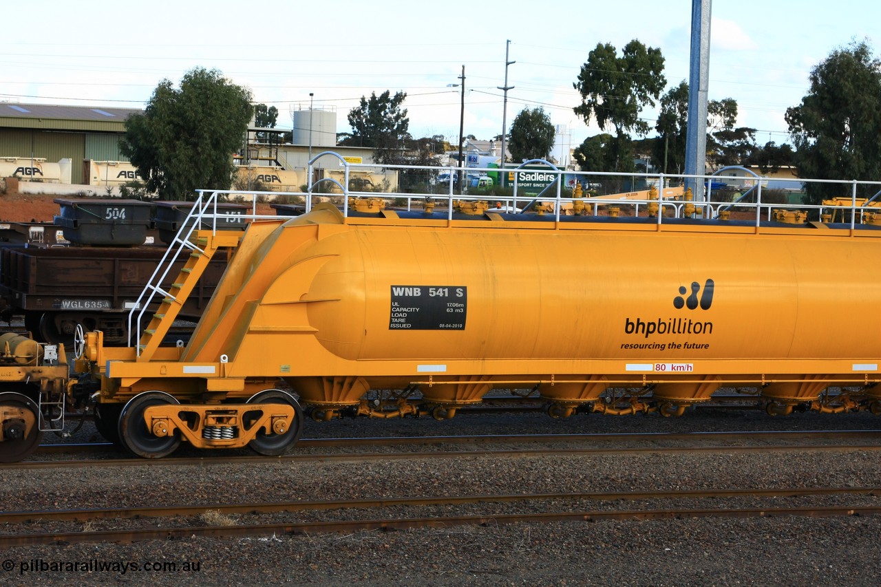 100601 8436
West Kalgoorlie, WNB 541, pneumatic discharge nickel concentrate waggon, leader of six units built by Bluebird Rail Services SA in 2010 for BHP Billiton.
Keywords: WNB-type;WNB541;Bluebird-Rail-Operations-SA;