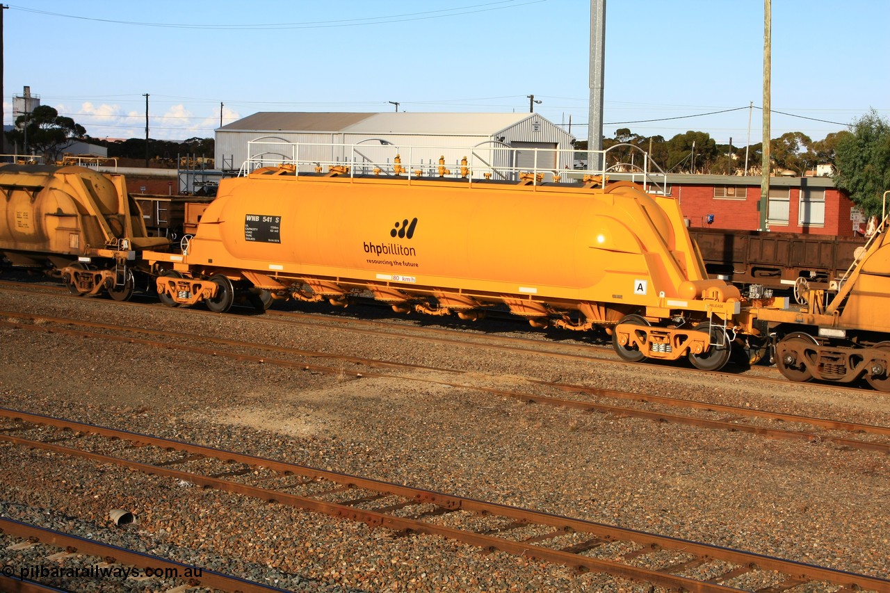 100601 8441
West Kalgoorlie, WNB 541, pneumatic discharge nickel concentrate waggon, leader of six units built by Bluebird Rail Services SA in 2010 for BHP Billiton.
Keywords: WNB-type;WNB541;Bluebird-Rail-Operations-SA;