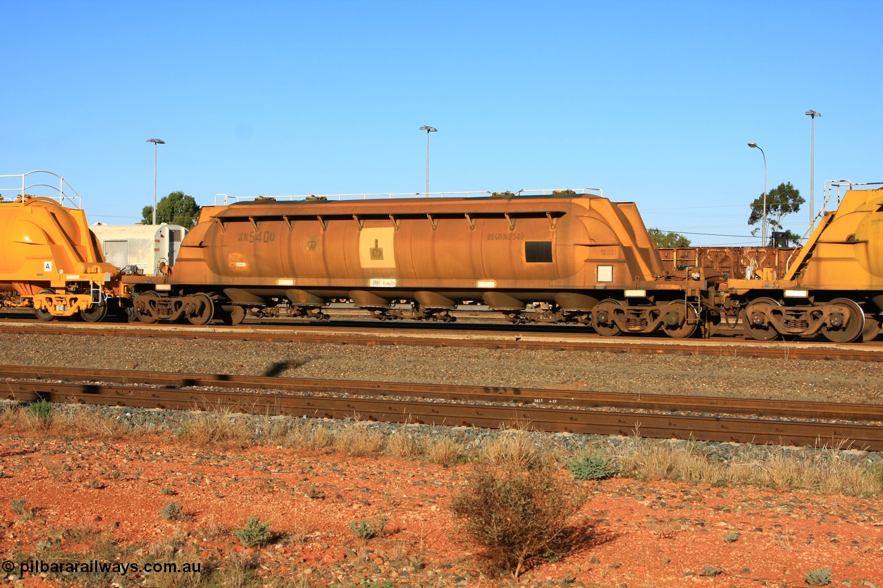 100601 8472
West Kalgoorlie, WN 540, pneumatic discharge nickel concentrate waggon, final of a further ten units built by WAGR Midland Workshops as WN type in 1975 for WMC.
Keywords: WN-type;WN540;WAGR-Midland-WS;