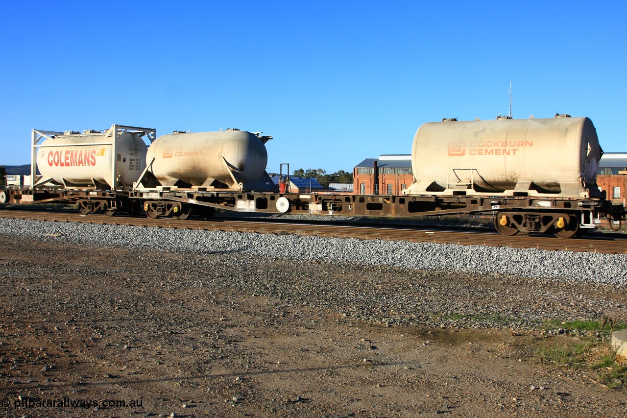 100609 09950
Midland, AQWY 30214 container waggon, originally one of forty five built by WAGR Midland Workshops in 1974 as WFX type, to WQCX in 1980. Loaded with two empty Cockburn Cement lime pressurised tanktainers.
Keywords: AQWY-type;AQWY30214;WAGR-Midland-WS;WFX-type;WQCX-type;AQCY-type;