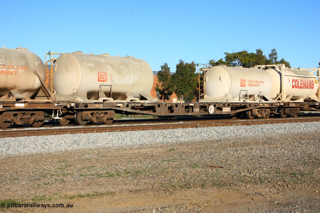 100609 09953
Midland, AQWY 30239 container flat waggon built by WAGR Midland Workshops in 1974 part of a batch of forty five WFX type container flat waggons, in 1979 recoded to WQCX, then to AQCY. Loaded with two empty Cockburn Cement tanktainers.
Keywords: AQWY-type;AQWY30239;WAGR-Midland-WS;WFX-type;WQCX-type;AQCY-type;