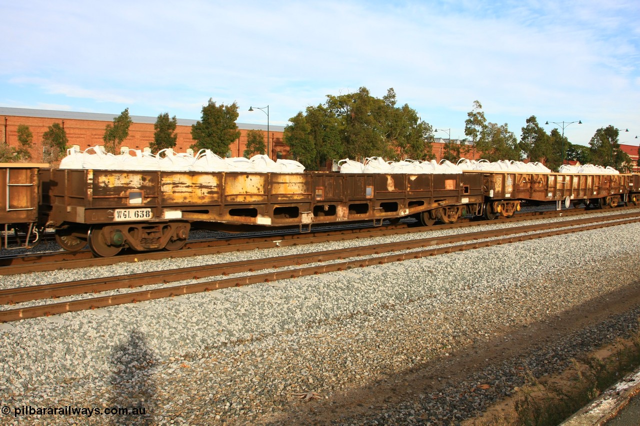 100611 0341
Midland, WGL 638 open waggon in nickel matte bulk bag traffic, converted in 1984 from Westrail Midland Workshop built WFN type waggon WFN 601 from a built of ten units for WMC traffic in 1975.
Keywords: WGL-type;WGL638;Westrail-Midland-WS;WFN-type;WFN601;
