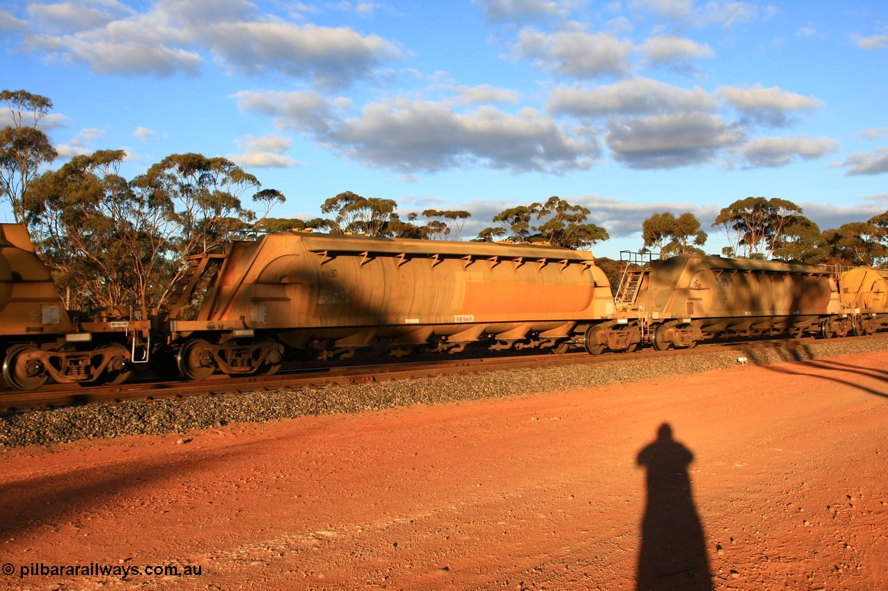 100731 3196
Binduli, WN 517, pneumatic discharge nickel concentrate waggon, one of thirty built by AE Goodwin NSW as WN type in 1970 for WMC.
Keywords: WN-type;WN517;AE-Goodwin;