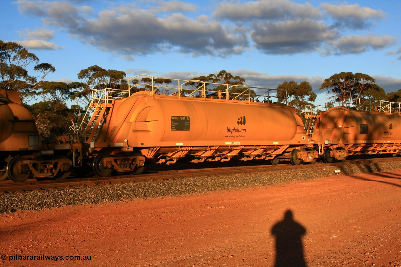 100731 3202
Binduli, WNB 541, pneumatic discharge nickel concentrate waggon, type leader of six built by Bluebird Rail Services SA in 2010 for BHP Billiton.
Keywords: WNB-type;WNB541;Bluebird-Rail-Operations-SA;
