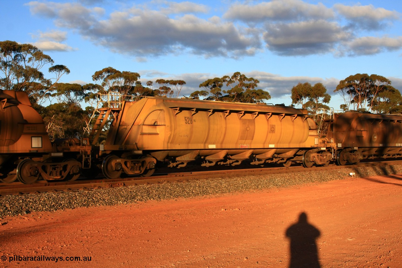 100731 3205
Binduli, WN 528, pneumatic discharge nickel concentrate waggon, one of thirty built by AE Goodwin NSW as WN type in 1970 for WMC.
Keywords: WN-type;WN528;AE-Goodwin;