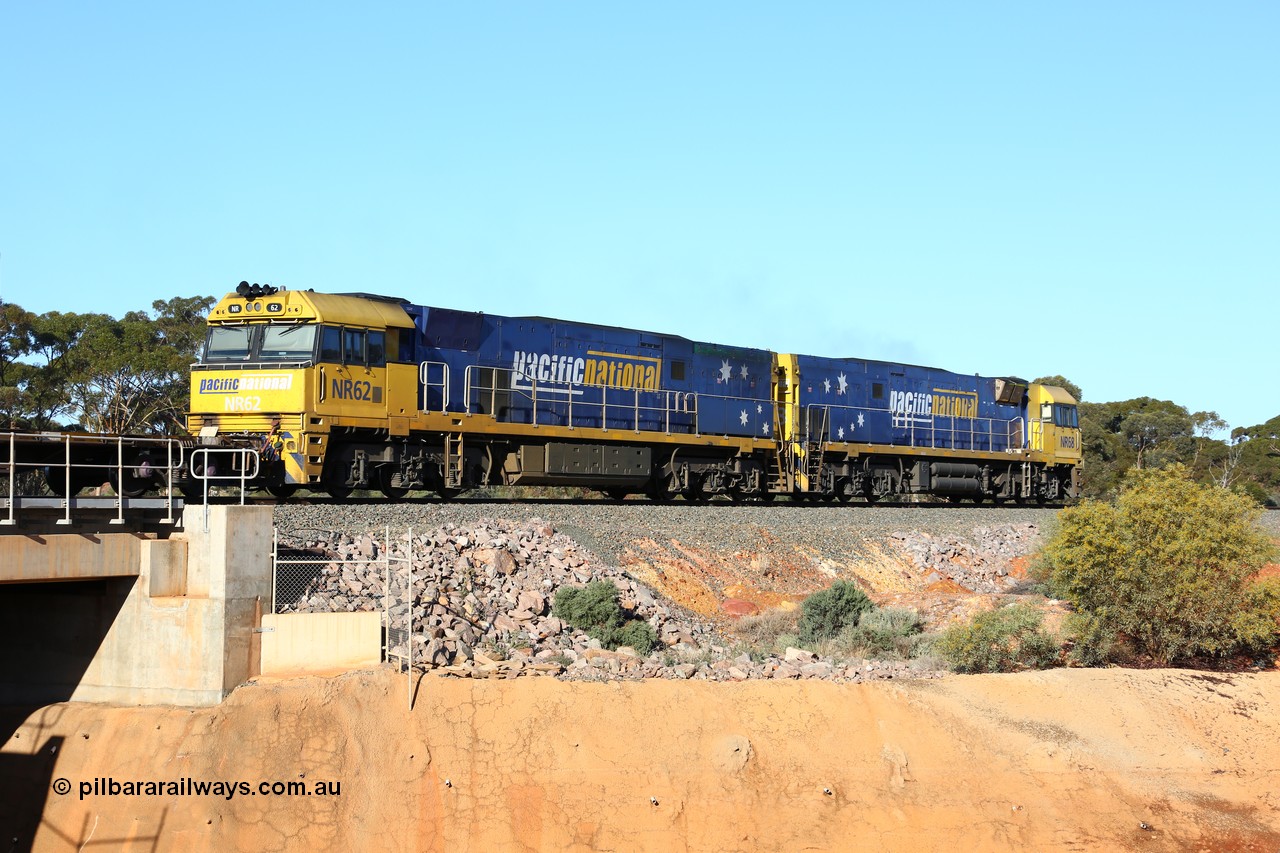 160522 2057
Binduli, 5MP2 steel train to Perth, Goninan built GE locomotive model Cv40-9i NR class NR 61 serial 7250-11/96-263 in current owners corporate livery.
Keywords: NR-class;NR61;Goninan;GE;Cv40-9i;7250-11/96-263;