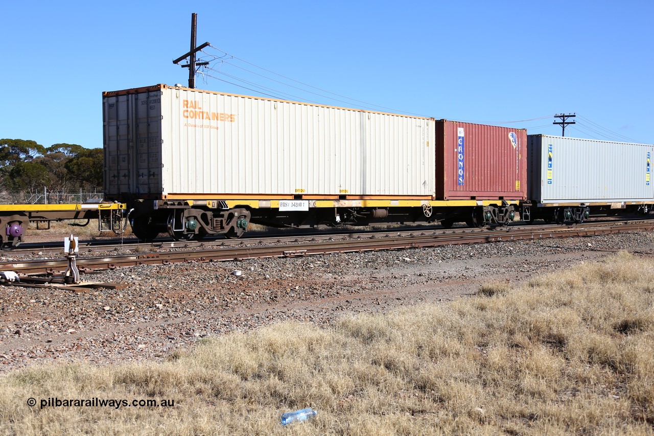 160522 2155
Parkeston, 6MP4 intermodal train, RQSY 34390 container waggon, one of one hundred OCY type container waggons built by Goninan in 1975, recoded to NQOY. Loaded with a Cronos 20' 2EG1 type box CRXU 079476[3] and a 40' Rail Containers 4EG1 type box SCFU 412081[3].
Keywords: RQSY-type;RQSY34390;Goninan-NSW;OCY-type;