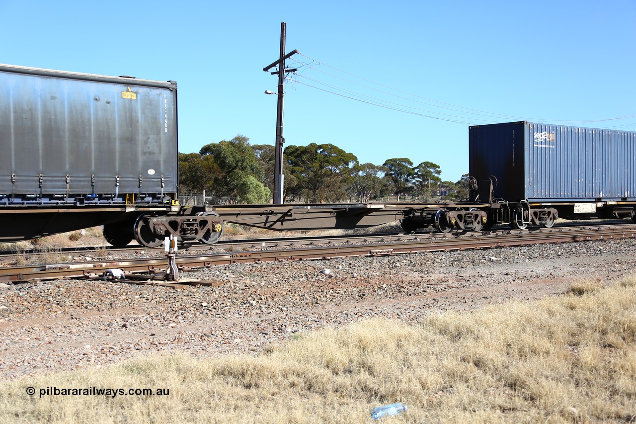 160522 2185
Parkeston, 6MP4 intermodal train, platform 1 of 5-pack RRGY 7130 5 pack articulated skel waggon set, originally built as RRBY by AN Rail at Islington Workshops SA 1996-97, 40' deck empty.
Keywords: RRGY-type;RRGY7130;AN-Islington-WS;RRBY-type;