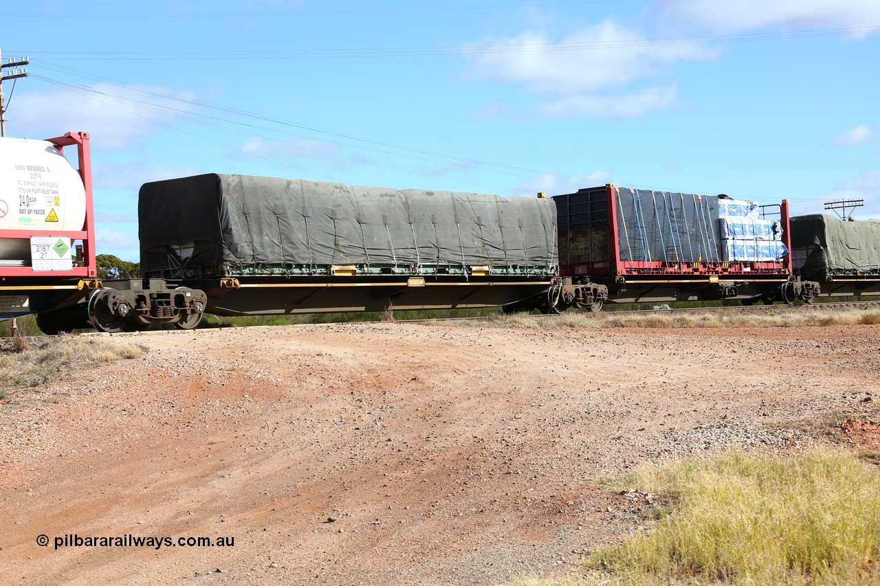 160522 2346
Parkeston, 7MP7 priority service train, platform 4 of 5-pack articulated skel waggon set, Qiqihar Rollingstock Works China built RRQY 5816, 40' KTI 103 flatrack with tarped load.
Keywords: RRQY-type;RRQY8516;Qiqihar-Rollingstock-Works-China;