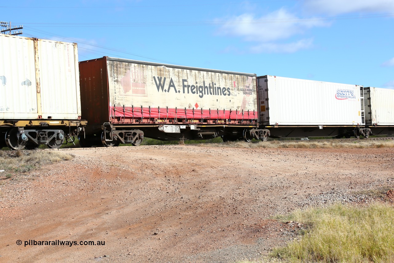 160522 2352
Parkeston, 7MP7 priority service train, RRAY 7190 platform 5 of 5-pack articulated skel waggon set, 1 of 100 built by ABB Engineering NSW 1996-2000, 40' W.A. Freightlines curtainsider WAFL 491004[6].
Keywords: RRAY-type;RRAY7190;ABB-Engineering-NSW;