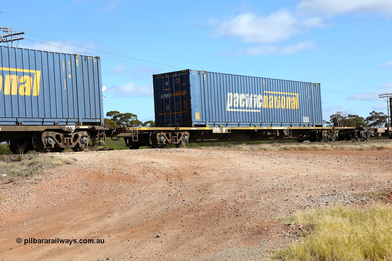 160522 2372
Parkeston, 7MP7 priority service train, RQJW 60025 container waggon, one of fifty built by EPT NSW as NQJW type in 1984-85, with a 48' Pacific National MFG1 type box PNXD 4186.
Keywords: RQJW-type;RQJW60025;EPT-NSW;NQJW-type;