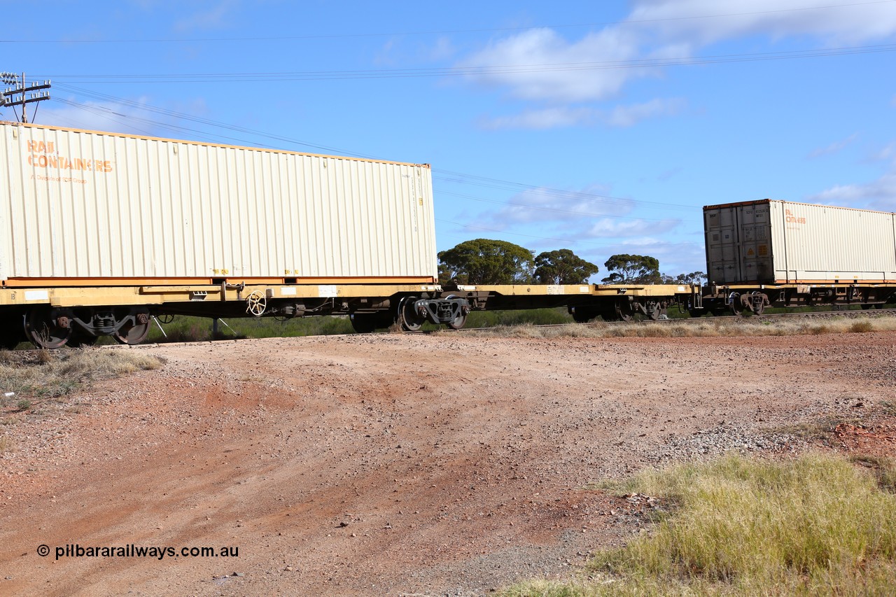 160522 2395
Parkeston, 7MP7 priority service train, RQEY 1962 2-pack container waggon, originally built by Comeng Qld as one of forty LEX type louvre waggons in 1966-67, to ALEX, converted to AQEY, SCF Rail Containers 40' 4EG1 type box SCFU 412371[0].
Keywords: RQEY-type;RQEY1962;Comeng-Qld;LEX-type;ALEX-type;AQEY-type;