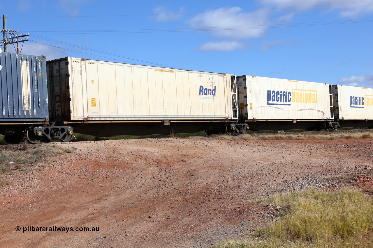160522 2428
Parkeston, 7MP7 priority service train, platform 2 of 5-pack RRGY 7129 5 pack articulated skel waggon set, originally built as RRBY by AN Rail at Islington Workshops SA 1996-97, 48' deck with a 46' 6