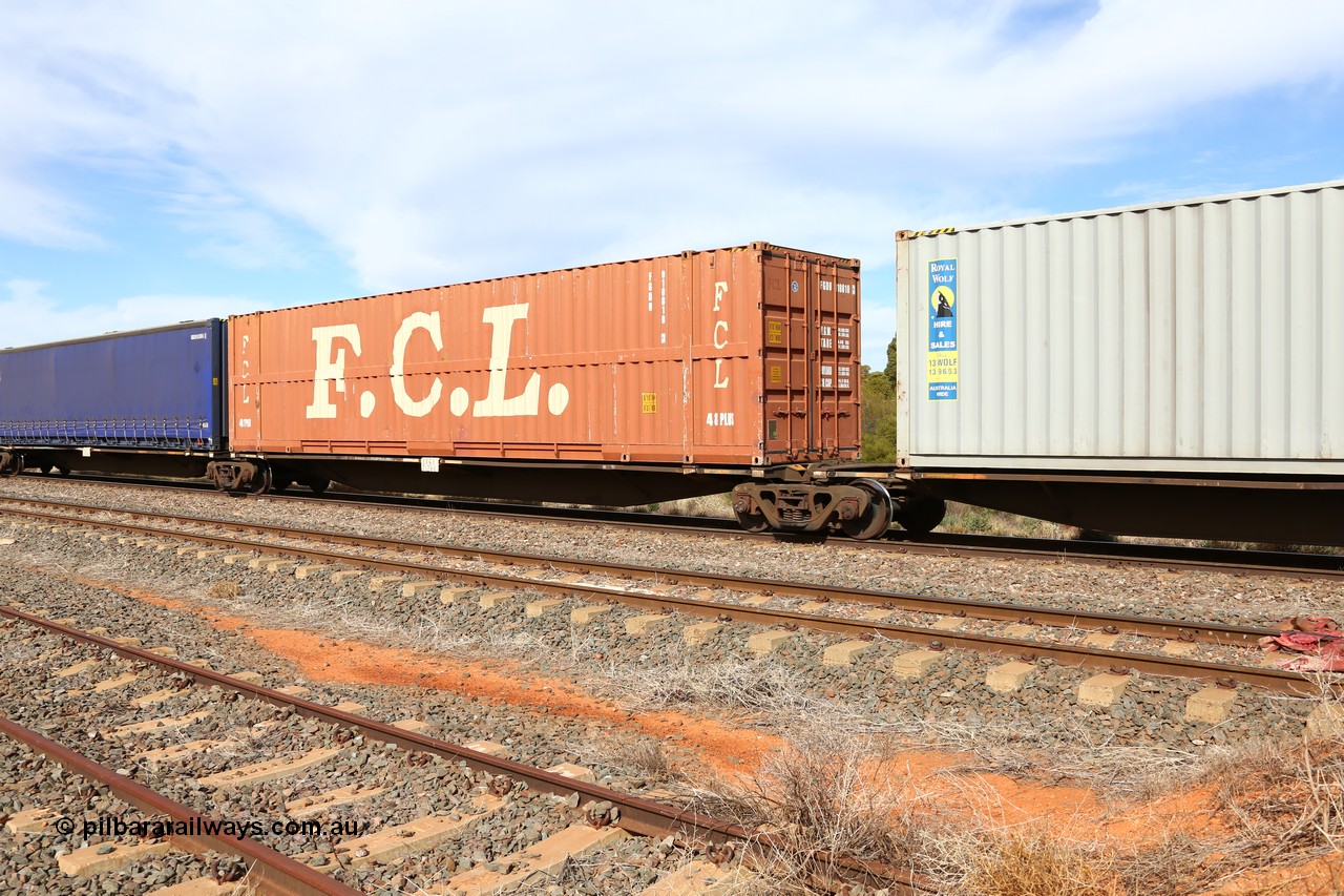 160523 2939
Parkeston, 7SP3 intermodal train, RRGY 7128 platform 3 of 5-pack articulated skel waggon, one of fifty originally built by AN Rail Islington Workshops in 1996-97 as type RRBY, later rebuilt with 48' intermediate decks and coded RRGY, with an FCL 48' container FGDU 910810.
Keywords: RRGY-type;RRGY7128;AN-Islington-WS;RRBY-type;