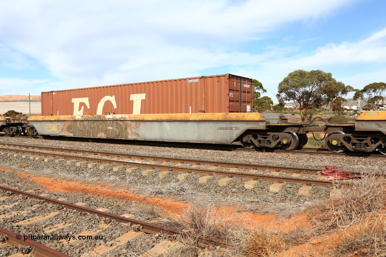 160523 2963
Parkeston, 7SP3 intermodal train, RQZY 7053 platform 3 of five unit bar coupled well container waggon set built in a batch of thirty two by Goninan NSW in 1995/96, loaded with FCL 48' container FBGU 801689
Keywords: RQZY-type;RQZY7053;Goninan-NSW;