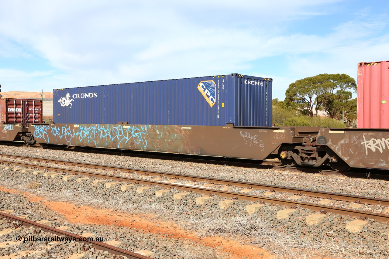 160523 2985
Parkeston, 7SP3 intermodal train, PQYY 7083 platform 4, PQYY type is a 5-pack articulated well waggon set built in September 1995 by AN Islington Workshops as one of a pair of RQYY for Boxcar/Cubico and recoded in the late '90s to PQYY. Loaded with a 40' 4EG1 type Cronos container CXSU 118596[8].
Keywords: PQYY-type;PQYY7083;AN-Islington-WS;RKQY-type;