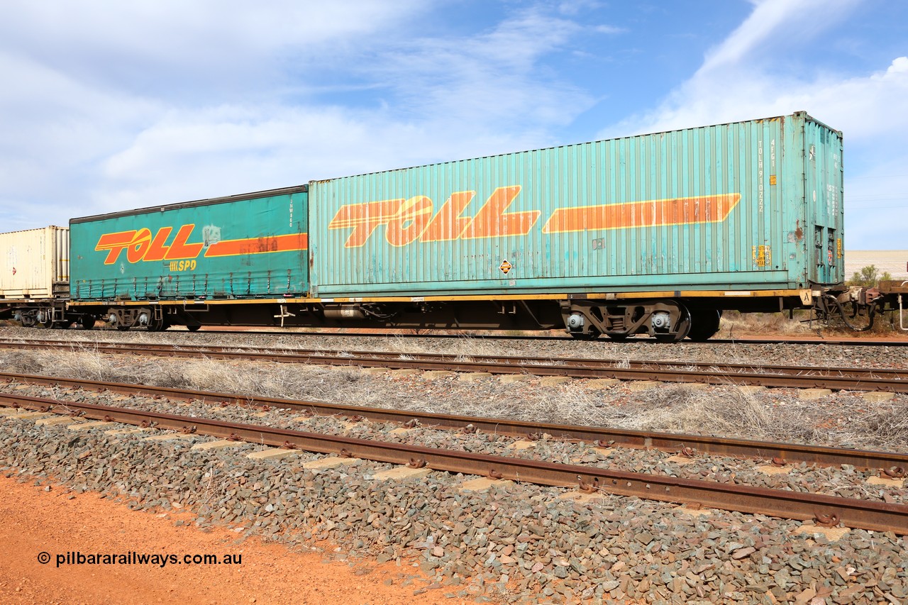 160523 3010
Parkeston, 7SP3 intermodal train, RPQW 60069 jumbo container waggon, built by the Victorian Railways Bendigo Workshops in April 1984 as the 80' VQDW type container waggon. Leased to SRANSW from 1986 as NQMW before RPQW in 1995. Loaded with two Toll 40' containers, a 4FG1 type TOLH 910222 and a 40' curtainsider 3NW 860.
Keywords: RPQW-type;RPQW60069;Victorian-Railways-Bendigo-WA;VQDW-type;NQMW-type;