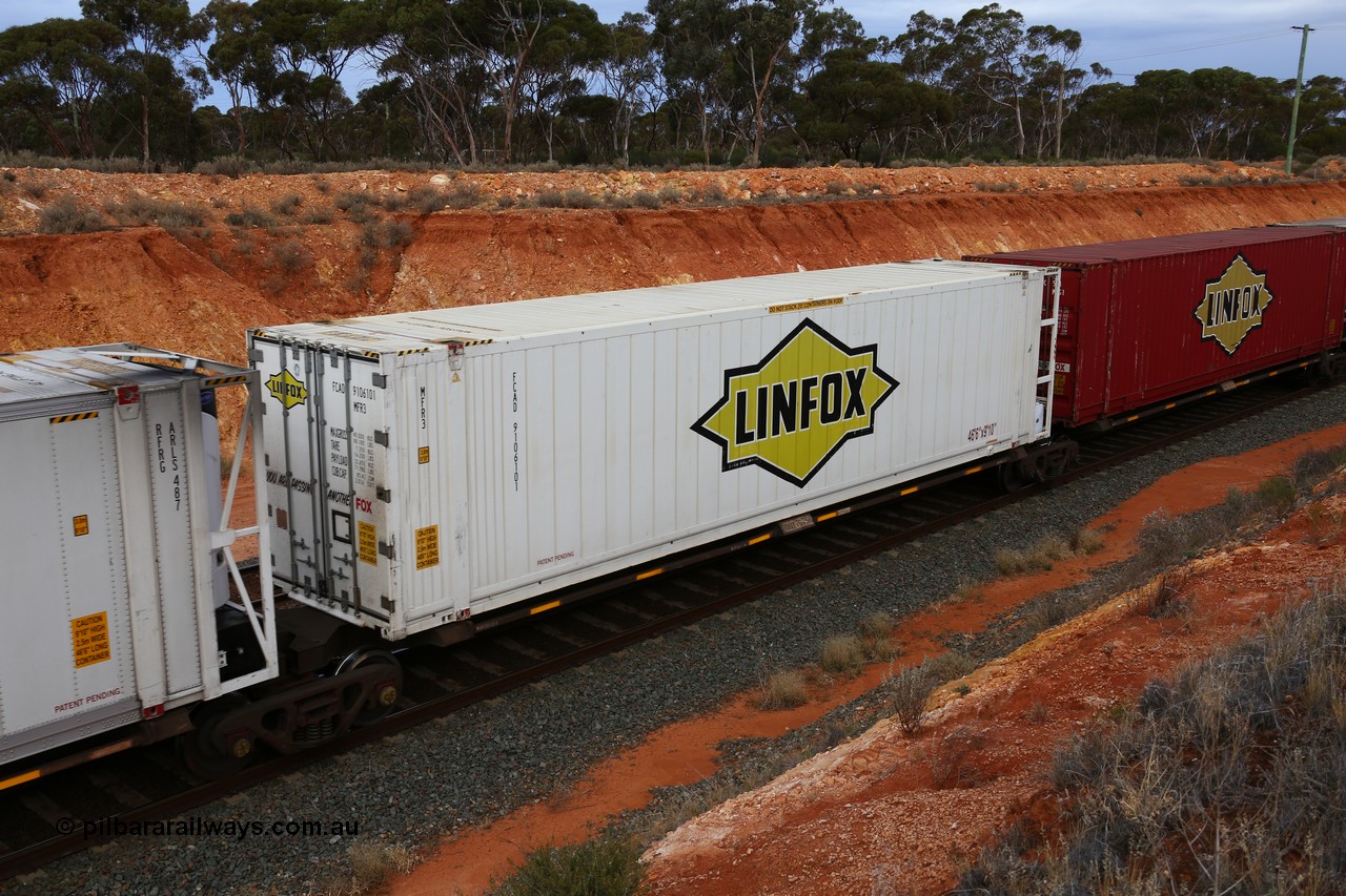 160524 3770
West Kalgoorlie, 2PM6 intermodal train, RQQY 7076 platform 4 of 5-pack articulated skel waggon set, 1 of 17 built by Qld Rail at Ipswich Workshops in 1995, 46' 6