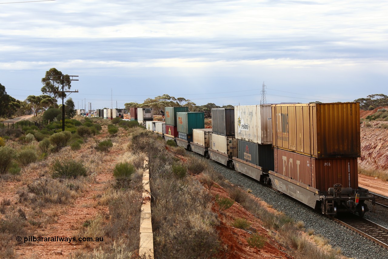 160524 3829
West Kalgoorlie, 2PM6 intermodal train, RRZY 7028 5-pack well container set rounds the curve on the mainline through West Kalgoorlie yard.
Keywords: RRZY-type;RRZY7028;Goninan-NSW;RQZY7-type;