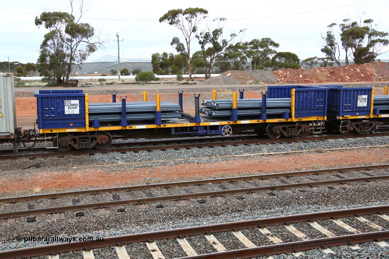 160524 4321
West Kalgoorlie, 1MP2 steel train, RKBY 20352 loaded with steel rods. RKBY 20352 is from the second order for two hundred BDY type open waggons built by EPT in NSW in 1978/81.
Keywords: RKBY-type;RKBY20352;EPT-NSW;BDY-type;NODY-type;