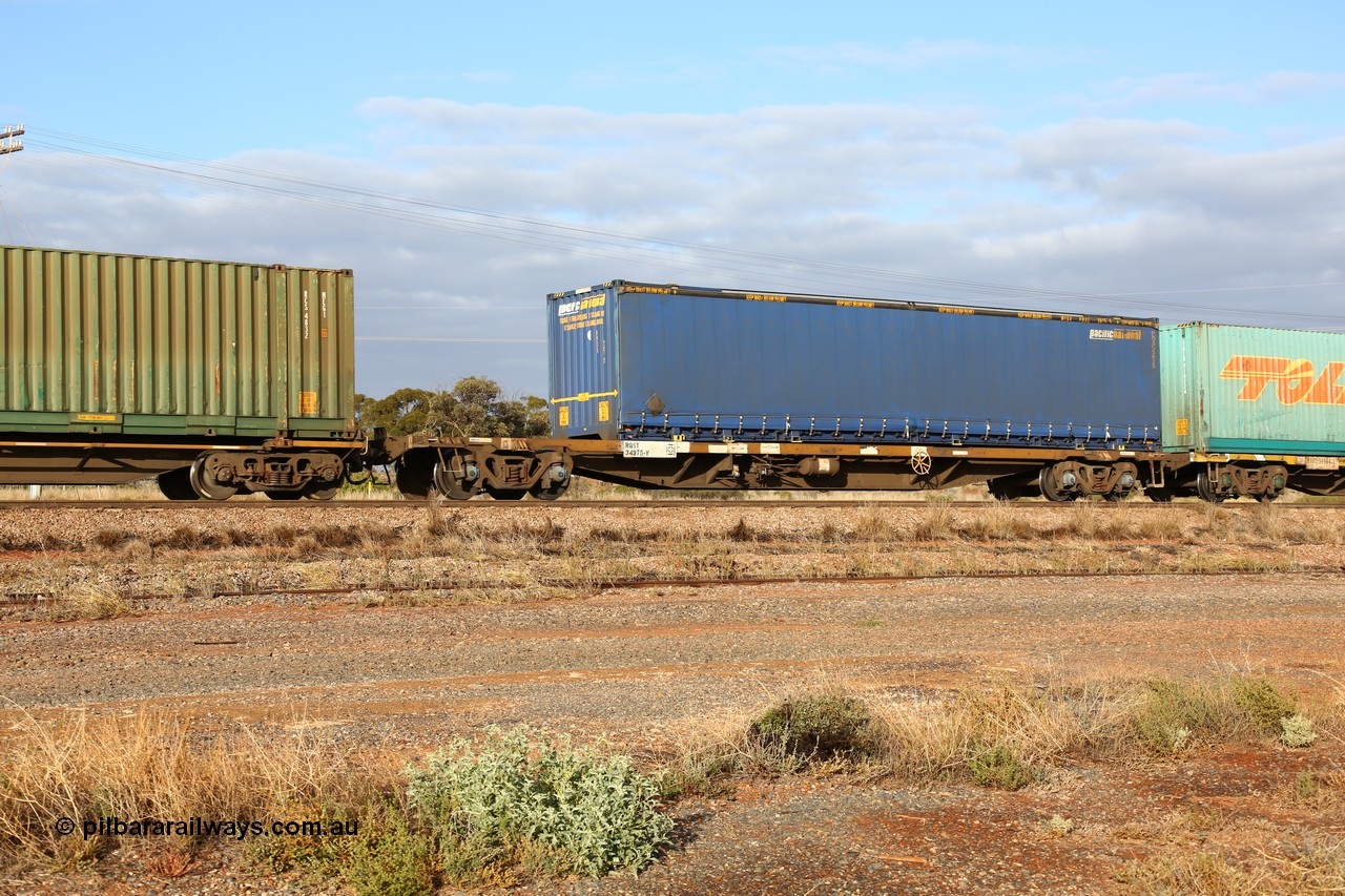 160525 4458
Parkeston, 3PM7 priority service train, RQSY 34975 container waggon, one of a hundred built by Goninan NSW in 1975 as OCY type, recoded to NQOY, with 48' Pacific National curtainsider PNXC 5615.
Keywords: RQSY-type;RQSY34975;Goninan-NSW;OCY-type;NQOY-type;