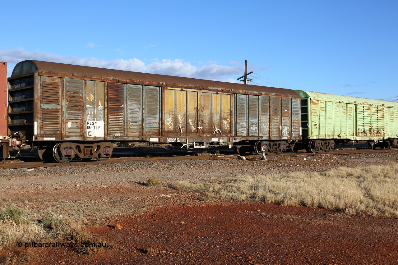 160528 8319
Parkeston, priority service 6PS7, RLSY 18671 louvre van, one of a one hundred and fifty batch order from Comeng NSW as KLY type built in 1975-76, recoded to NLKY, then NLUY and RLUY.
Keywords: RLSY-type;RLSY18671;Comeng-NSW;KLY-type;NLKY-type;NLUY-type;RLUY-type;