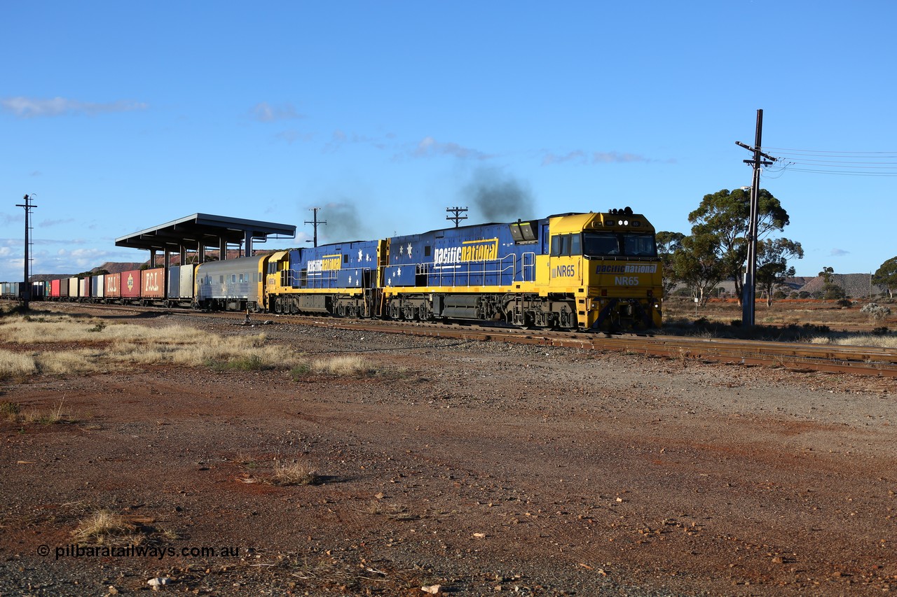 160528 8330
Parkeston, 5SP5 intermodal train departs Parkeston behind a pair of Goninan built GE model Cv40-9i NR class units NR 65 serial 7250-11/96-267 and NR 92 serial 7250-05/97-291.
Keywords: NR-class;NR65;Goninan;GE;Cv40-9i;7250-11/96-267;NR92;7250-05/97-291;