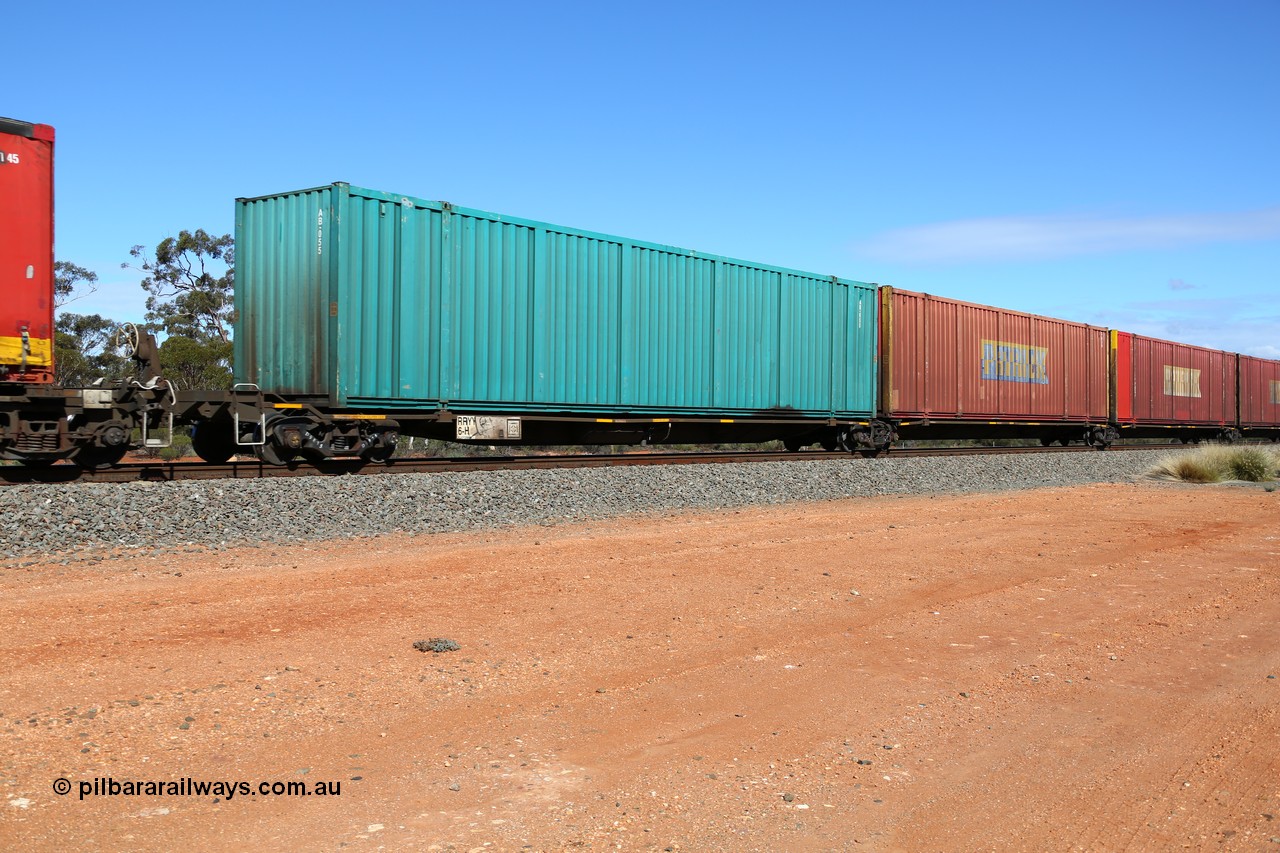 160528 8407
Binduli, intermodal train 6PM6, RRYY 6 built by Bradken Rail NSW to a Williams-Worley design in a batch of fifty two articulated low level five-unit car container waggons in 2004/05, platforms 1, 2 and 3 with 53' car containers AB 055, Patrick C 030 and Patrick A 142.
Keywords: RRYY-type;RRYY6;Williams-Worley;Bradken-NSW;