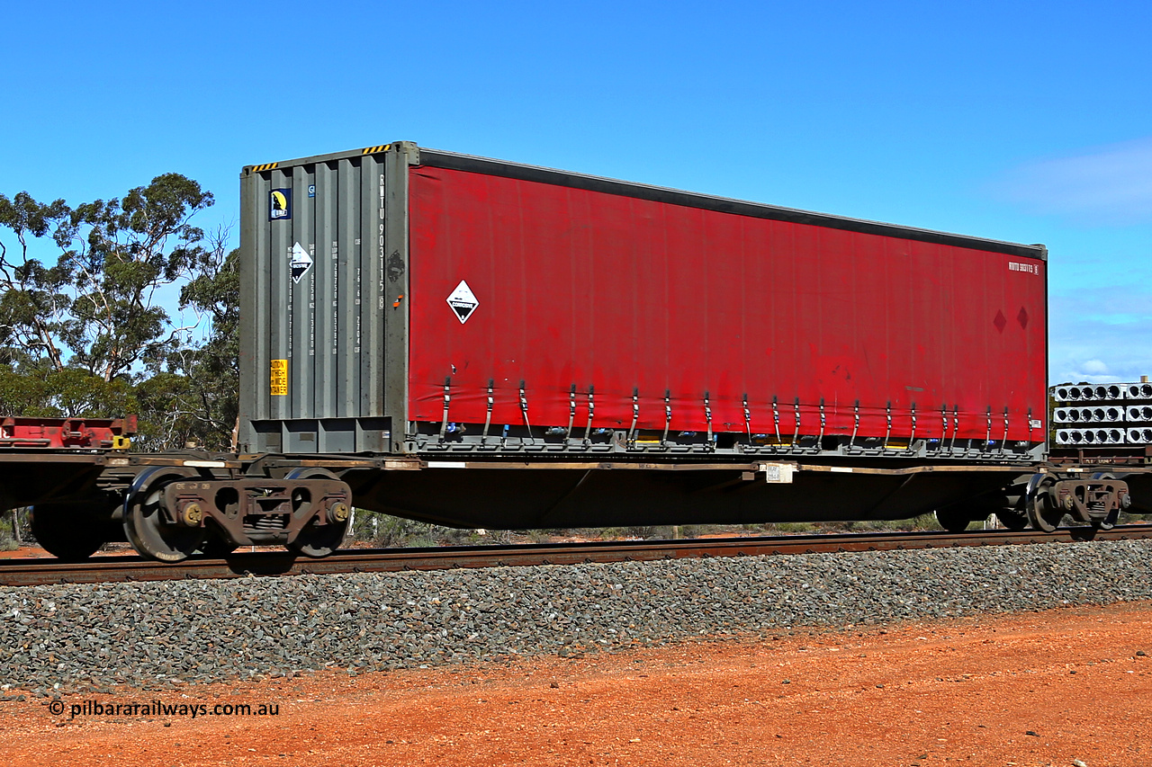160528 8459
Binduli, intermodal train 6PM6, RRAY 7194 platform 3 of 5-pack articulated skeletal waggon set, one of a hundred built by ABB Engineering NSW between 1996-2000, loaded with a Royal Wolf 40' curtainsider RWTU 903115[8].
Keywords: RRAY-type;RRAY7194;ABB-Engineering-NSW;