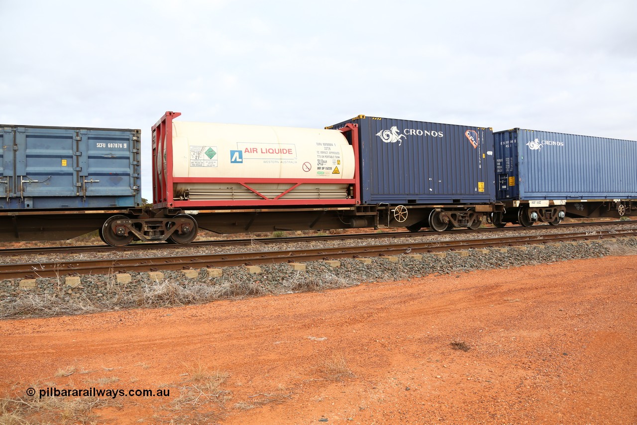 160529 8781
Parkeston, 6MP4 intermodal train, RQLY 1007 an articulated five unit container waggon with centre well, one of a batch of fourteen built by AN Rail Islington Workshops in 1991 as AQLY type, platform 1 with a Cronos 20' 2EG1 type box TINT 123159[6] and an Air Liquide 20' 22T8 type ISO tank EURU 920004[1] with carbon dioxide.
Keywords: RQLY-type;RQLY1007;AN-Islington-WS;AQLY-type;