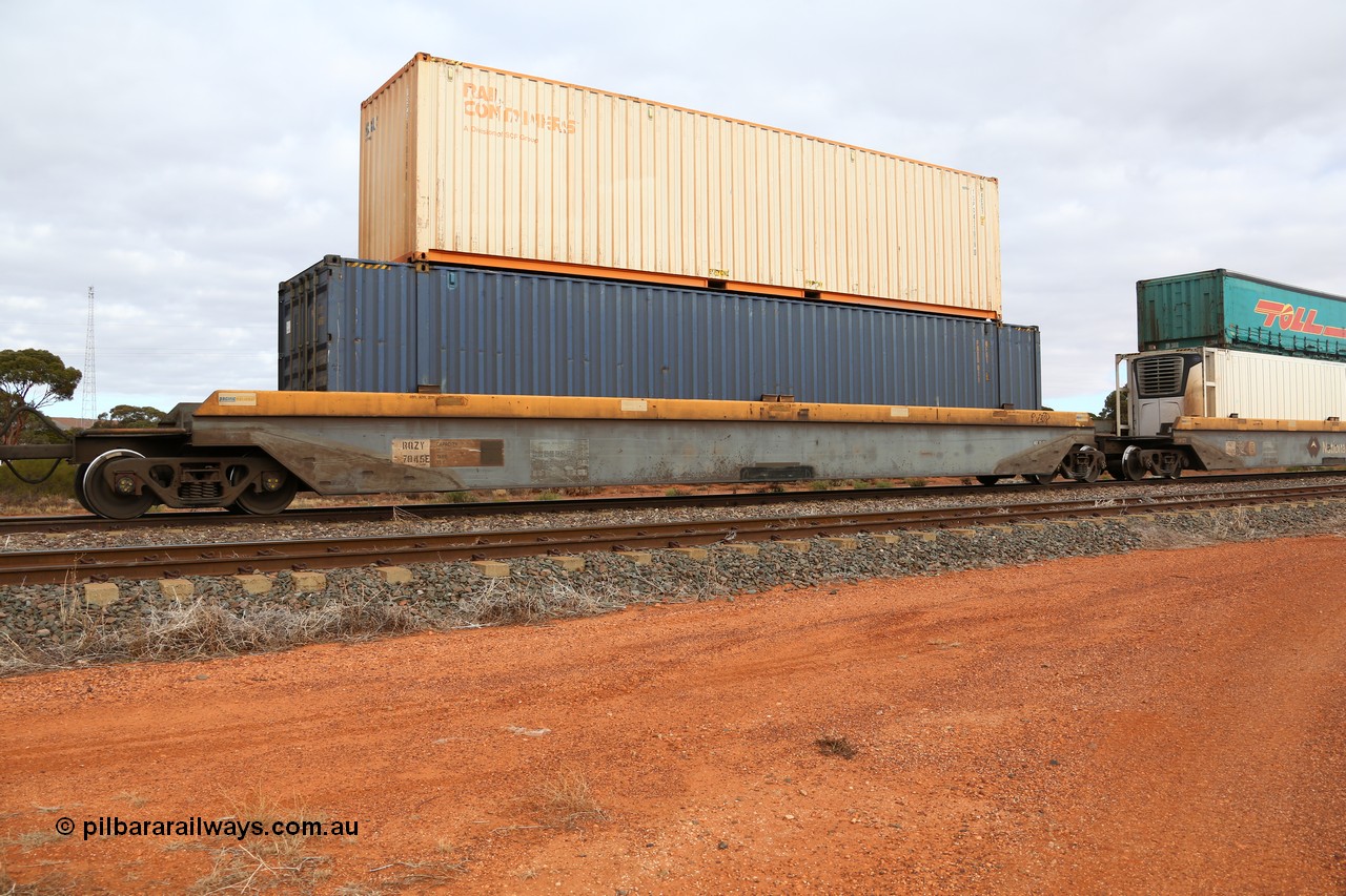 160529 8790
Parkeston, 6MP4 intermodal train, RQZY 7045 platform 4 of 5-pack well waggon set, one of thirty two sets built by Goninan NSW in 1995-96 for National Rail with a 48' Pacific National MFG1 type box PNXD 011 and a Rail Containers 40' 4EG1 type box TSPD 411019.
Keywords: RQZY-type;RQZY7045;Goninan-NSW;