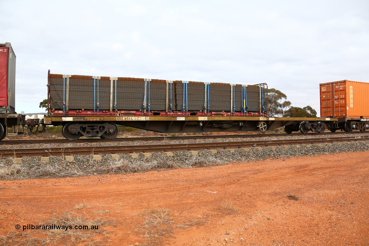 160529 8798
Parkeston, 6MP4 intermodal train, RQTY 58, originally built by SAR at Islington Workshops between 1970-72 as part of a batch of seventy two FQX type container waggons. Loaded with a K+S Freighters 40' flatrack KT 400250 with reo mesh.
Keywords: RQTY-type;RQTY58;SAR-Islington-WS;FQX-type;