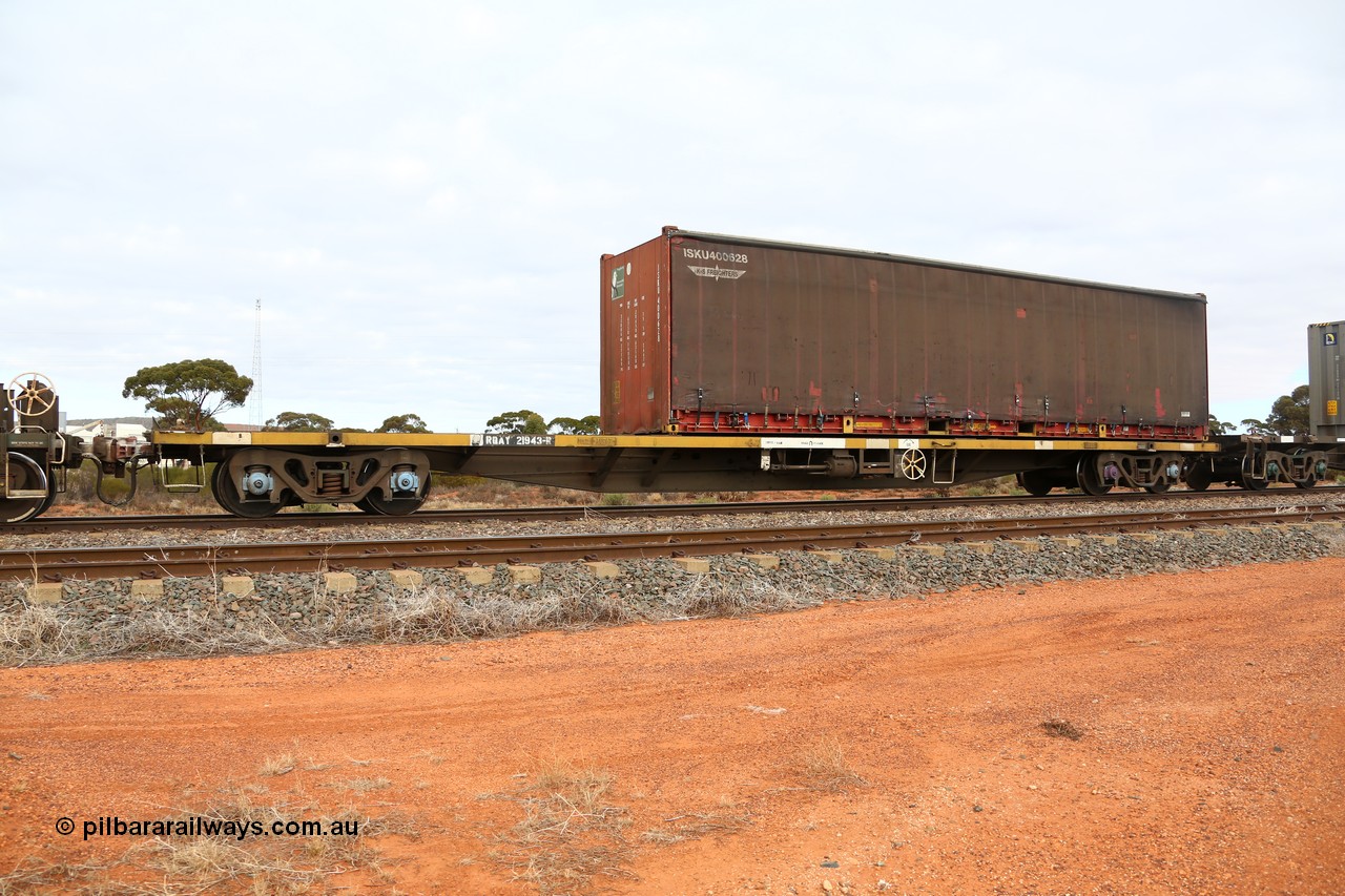 160529 8800
Parkeston, 6MP4 intermodal train, RQAY 21943 container waggon, one of a hundred waggons built in 1981 by EPT NSW as type NQAY, recoded to RQAY in 1994.
Keywords: RQAY-type;RQAY21943;EPT-NSW;NQAY-type;