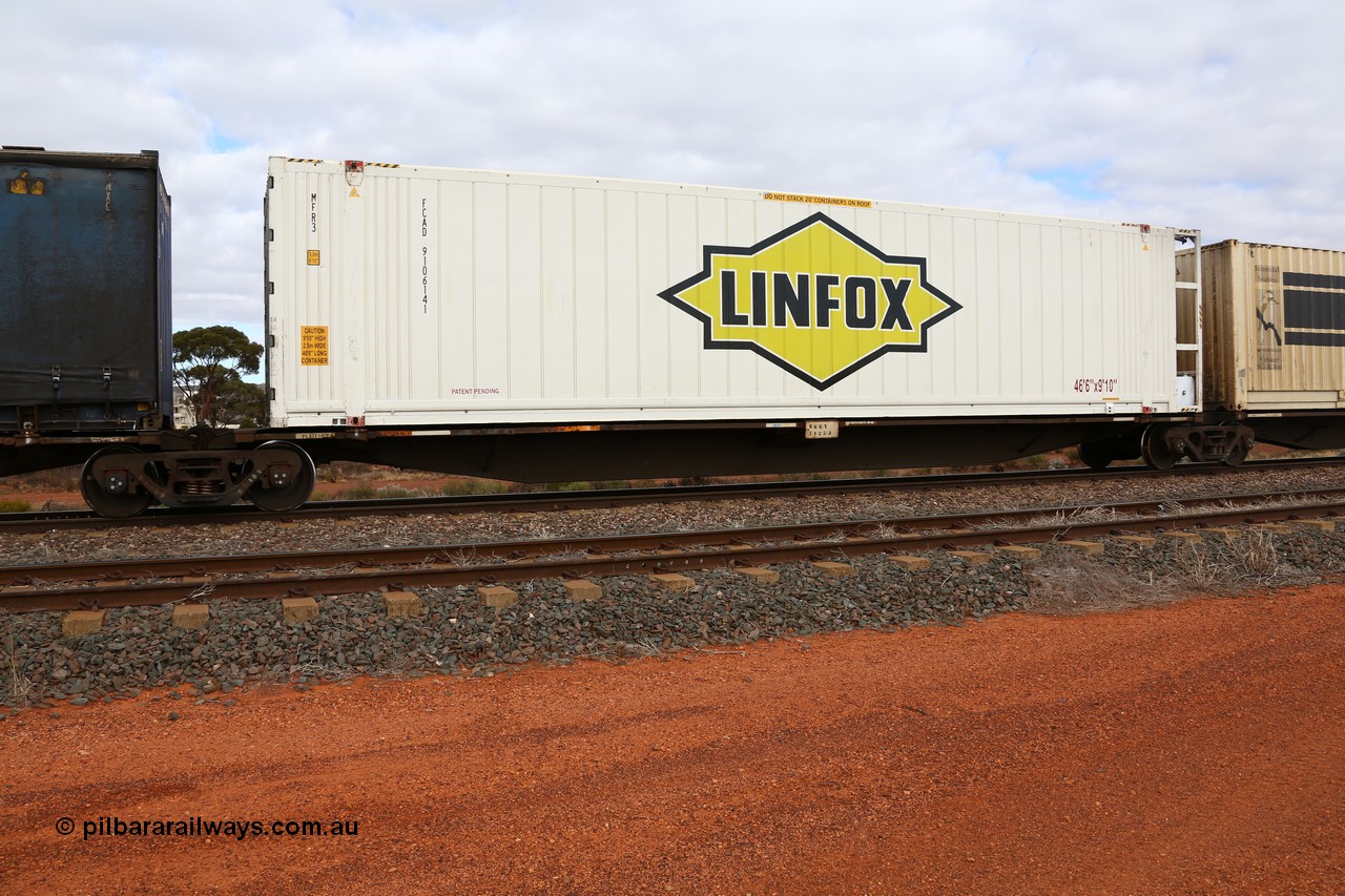 160529 8811
Parkeston, 6MP4 intermodal train, RRGY 7125
Keywords: RRGY-type;RRGY7125;AN-Islington-WS;RRBY-type;