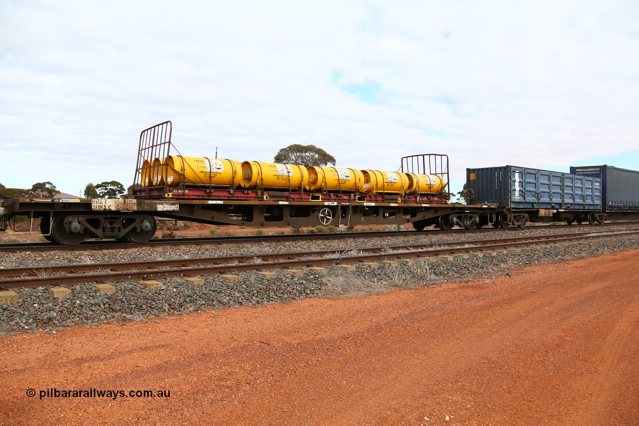160529 8856
Parkeston, 6MP4 intermodal train, RRKY 3081
Keywords: RRKY-type;RRKY3081;Carmor-Engineering-SA;RMX-type;AQMX-type;AQSY-type;RQKY-type;