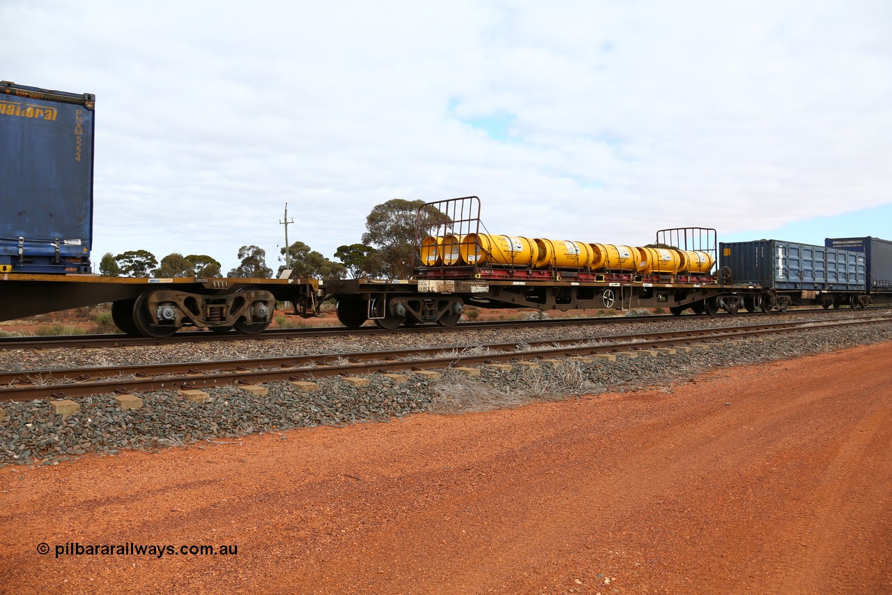 160529 8857
Parkeston, 6MP4 intermodal train, RRKY 3081
Keywords: RRKY-type;RRKY3081;Carmor-Engineering-SA;RMX-type;AQMX-type;AQSY-type;RQKY-type;