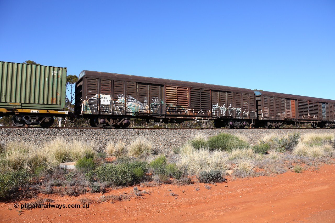 160530 9274
Binduli, 7SP3 intermodal service, RLSY 18670
Keywords: RLSY-type;RLSY18670;