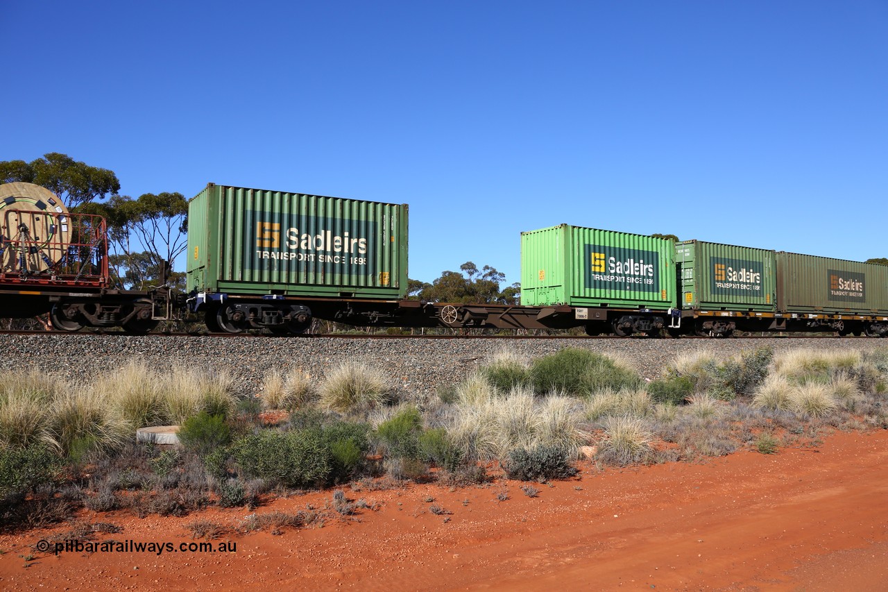 160530 9276
Binduli, 7SP3 intermodal service, RQHY 7006
Keywords: RQHY-type;RQHY7006;Qiqihar-Rollingstock-Works-China;