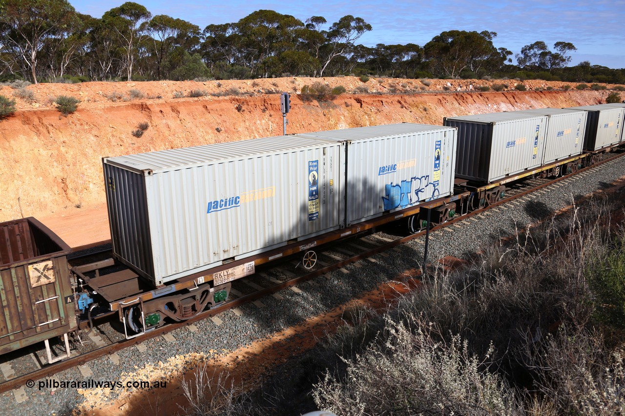 160531 9843
Binduli, 3PM4 steel train, RKLY 20569
Keywords: RKLY-type;RKLY20569;