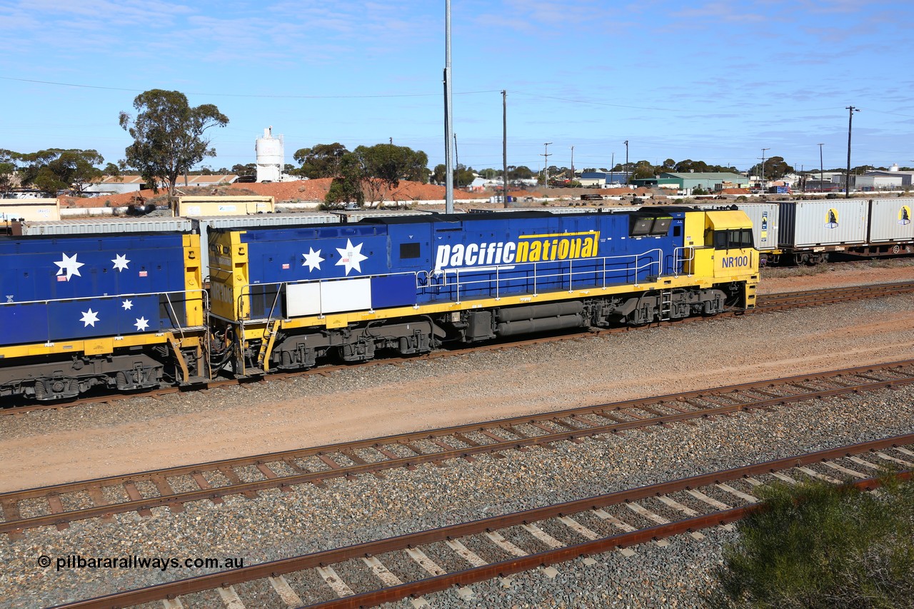 160531 9892
West Kalgoorlie, 1MP2 steel train, NR 100
Keywords: NR-class;NR100;Goninan;GE;Cv40-9i;7250-07/97-304;