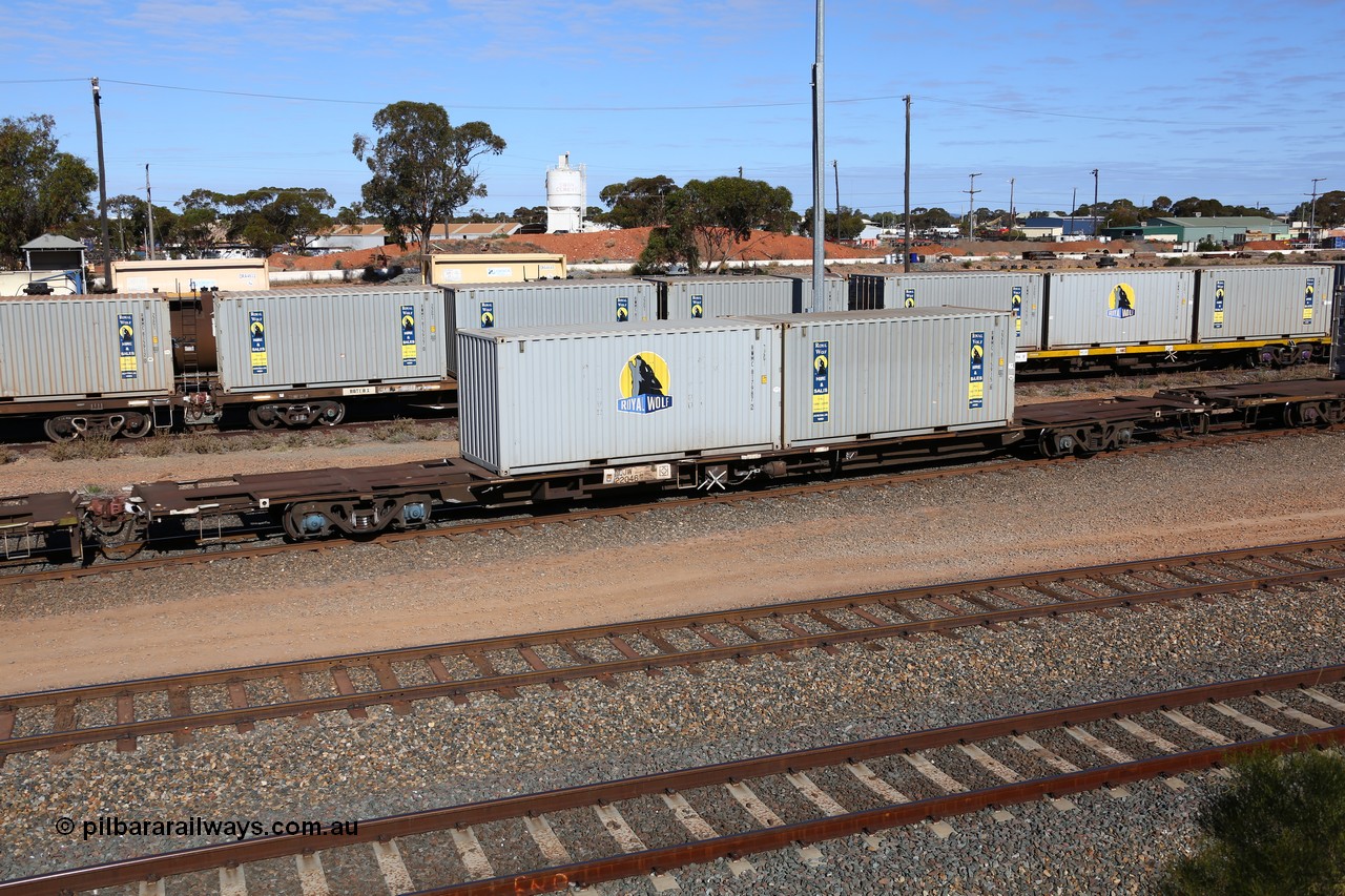 160531 9898
West Kalgoorlie, 1MP2 steel train, container waggon RQJW 22046 with two 20' Royal Wolf boxes RWMC 817987 and RWMC 815915.
Keywords: RQJW-type;RQJW22046;Mittagong-Engineering-NSW;JCW-type;NQJW-type;