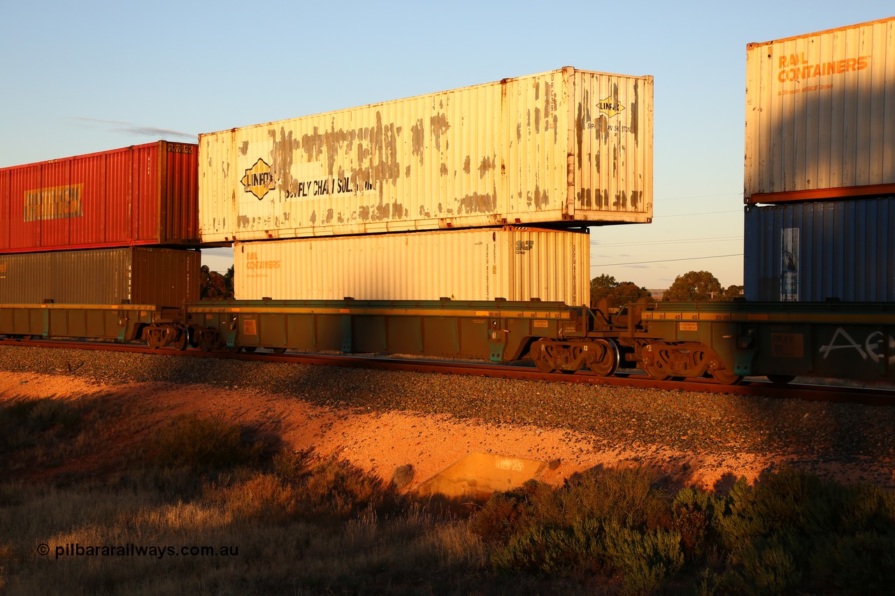 160601 10118
West Kalgoorlie, 2MP5 intermodal train, RRXY 9 platform 3 of 5-pack well waggon set, one of eleven built by Bradken Qld in 2002 for Toll from a Williams-Worley design with a 40' 4Eg1 type Rail Containers box SCFU 410103[2] in the well with a 53' Linfox box DRC 391 on top.
Keywords: RRXY-type;RRXY9;Williams-Worley;Bradken-Rail-Qld;