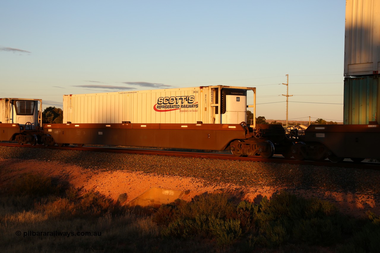 160601 10122
West Kalgoorlie, 2MP5 intermodal train, platform 4 of 5-pack RRRY 7008 well waggon set, one of nineteen built in China at Zhuzhou Rolling Stock Works for Goninan in 2005, Scott's Refrigerated Railways 46' 6